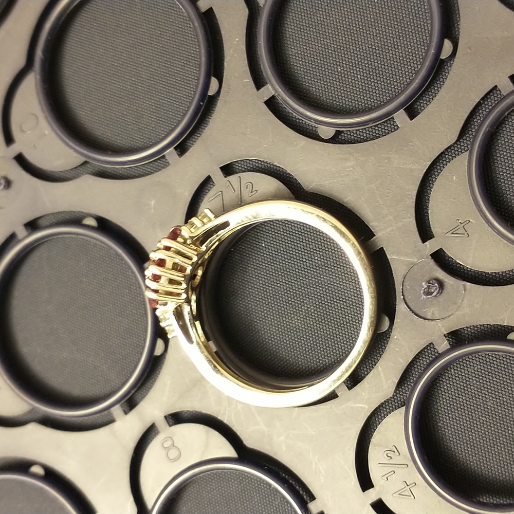 Flower inspired deep ruby red ring - Picture 10 of 14